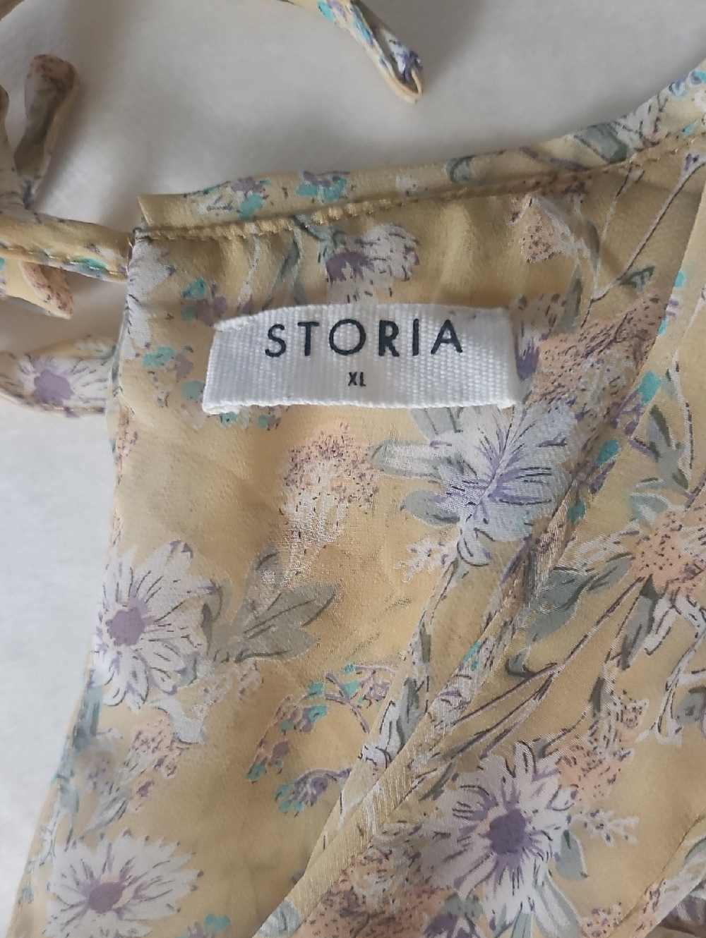 Storia Beige Floral Maxi Dress with V-Neck - Picture 6 of 6